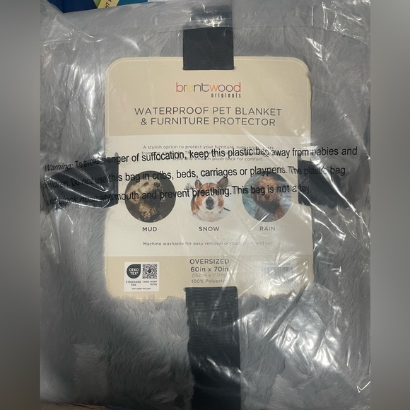 Brentwood oversized waterproof pet blanket - Picture 3 of 3